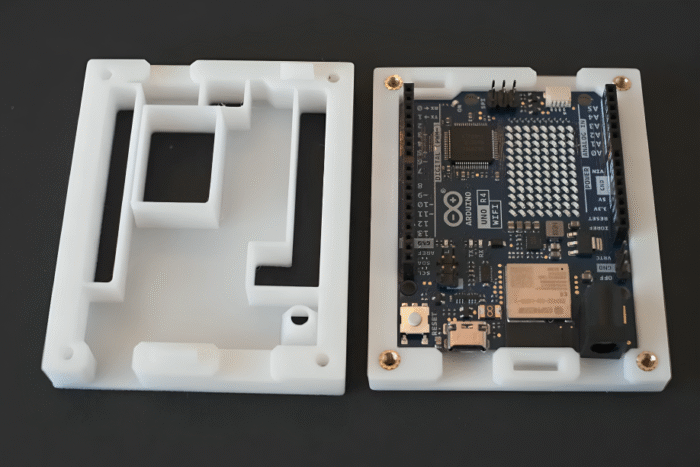 Protective Case only for Arduino UNO R4 WiFi / Minima – Durable Enclosure with Panel Mounting Holes - Image 1